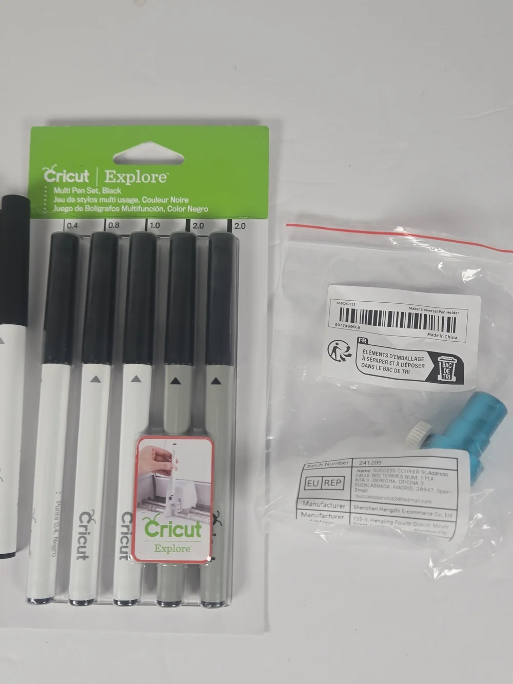 Cricut Explore Pens 15 Lot Black Gold Silver & Maker Universal Pen Holder